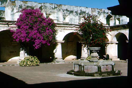 Iglesia y Convento de las Capuchinas (Antigua Guatemala)