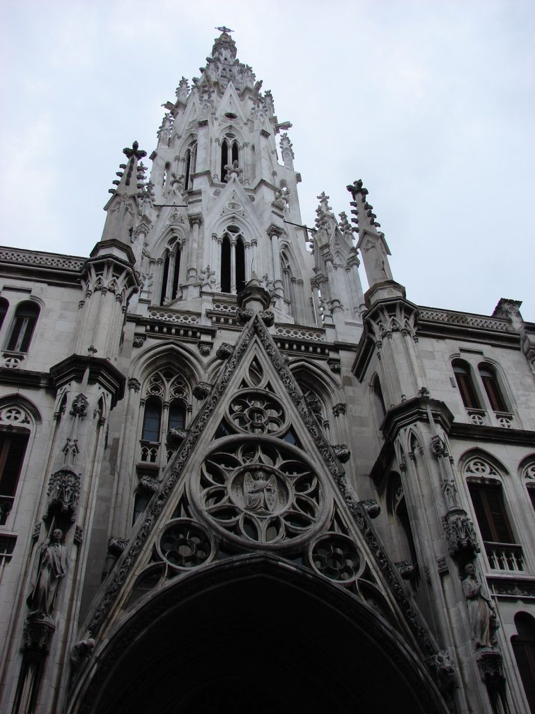 Iglesia del Sagrado Corazón de Jesús y San Ignacio de Loyola (Iglesia de Reina)