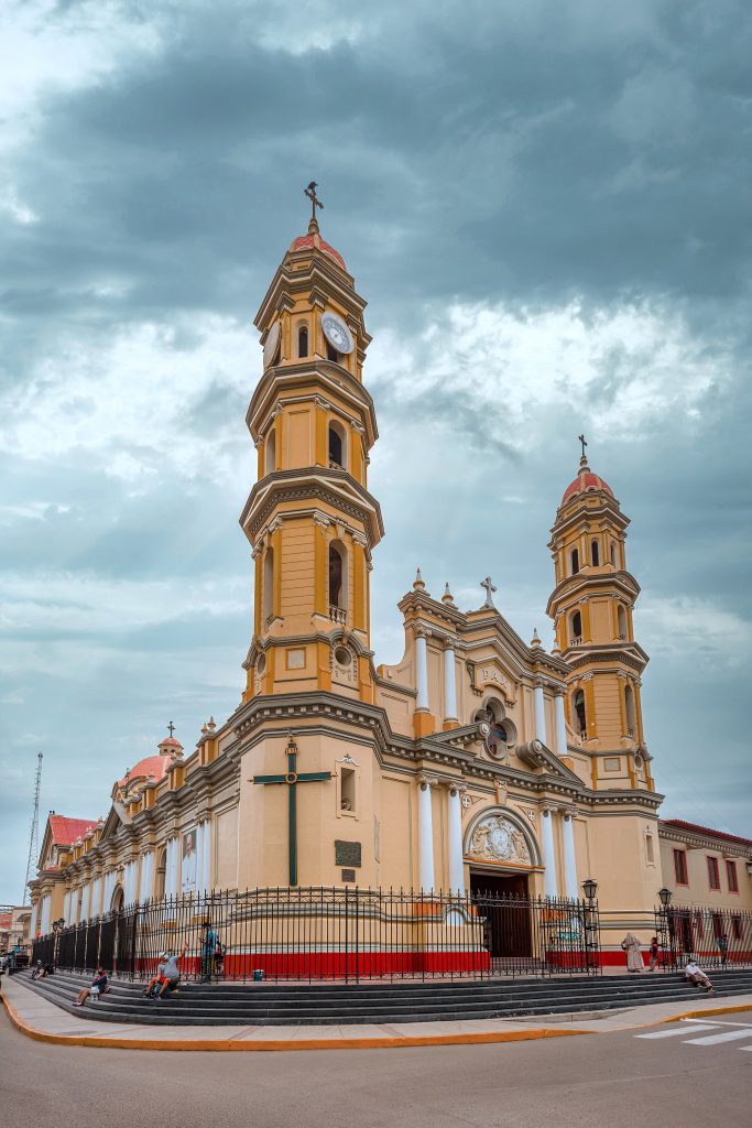 Basílica Catedral San Miguel Arcángel (Piura)