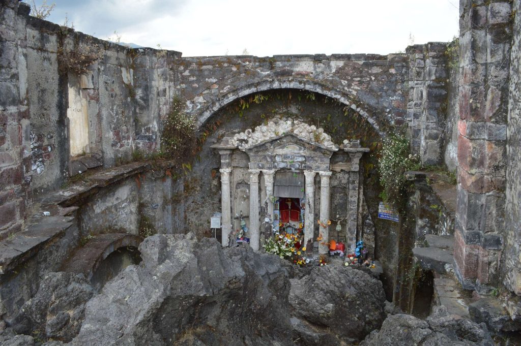Santuario del Señor de los Milagros (San Juan Parangaricutiro)