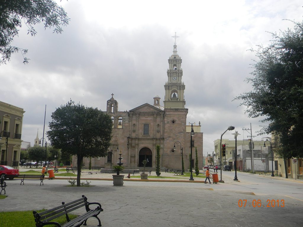 Catedral de San Felipe Apóstol (Linares)
