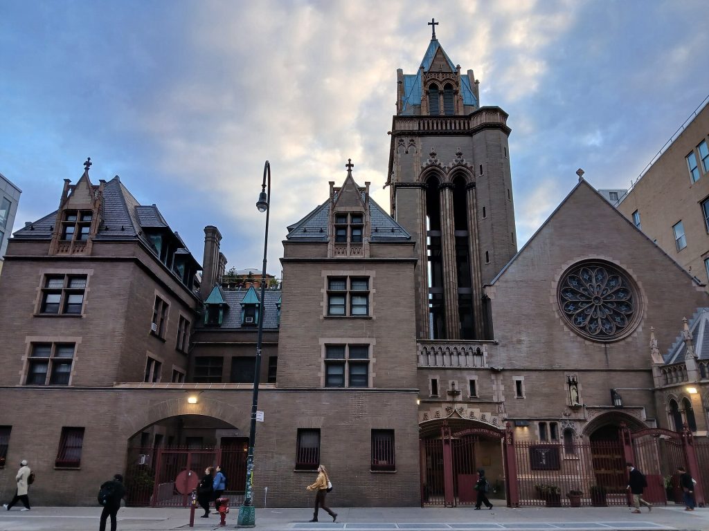 Iglesia de la Inmaculada Concepción y Casas del Clero (East Village)