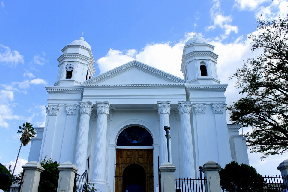 Catedral de la Santísima Trinidad de Sonsonate